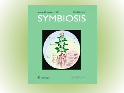 Compost type as driver of soil and plant health: source matters.